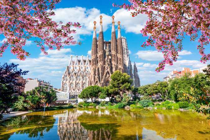 Foto de Loja De Roupas Punto Blanco Em Barcelona Espanha e mais